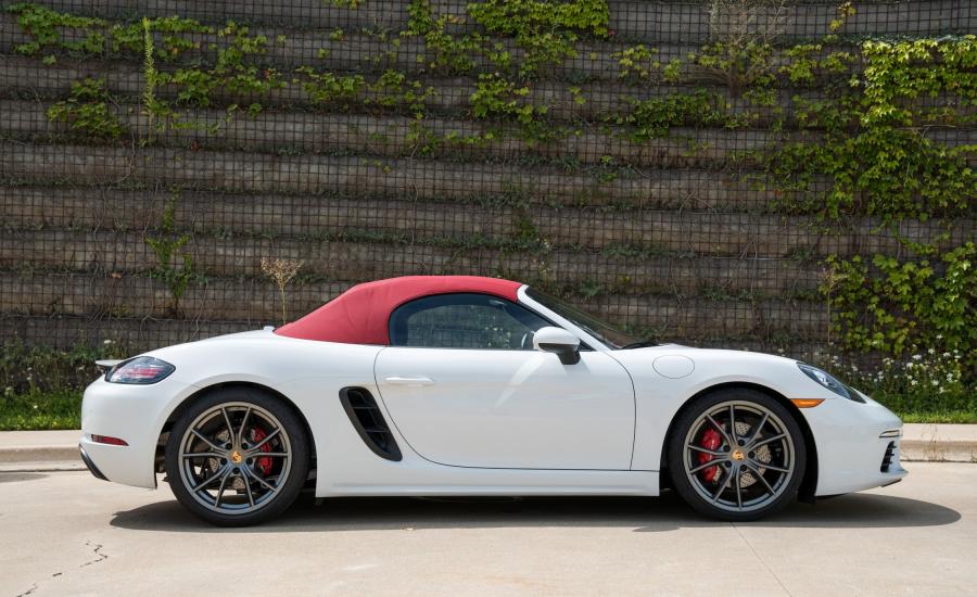  Porsche 718 Boxster S 2016 года  (NA) (фото 13 из 31)